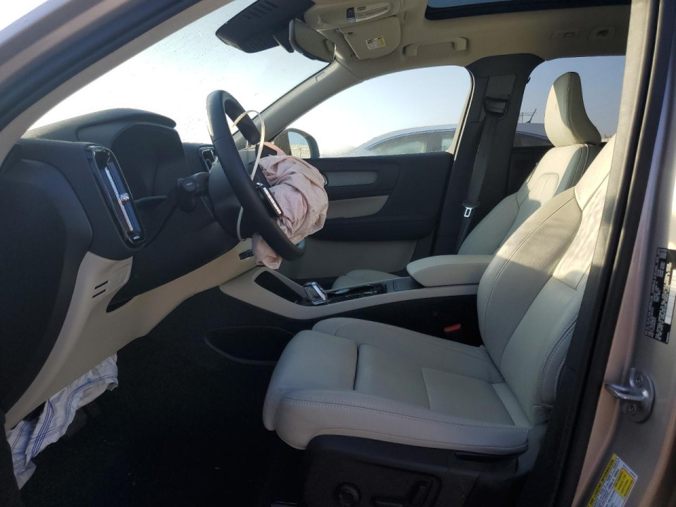 Volvo XC40 PLUS 2024 — Copart