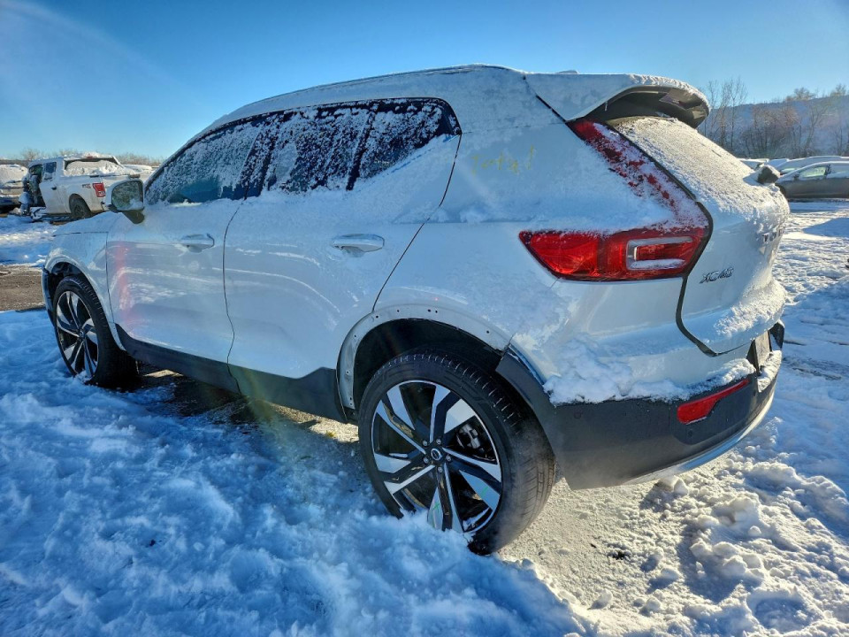 Volvo XC40 PLUS 2025 — Copart