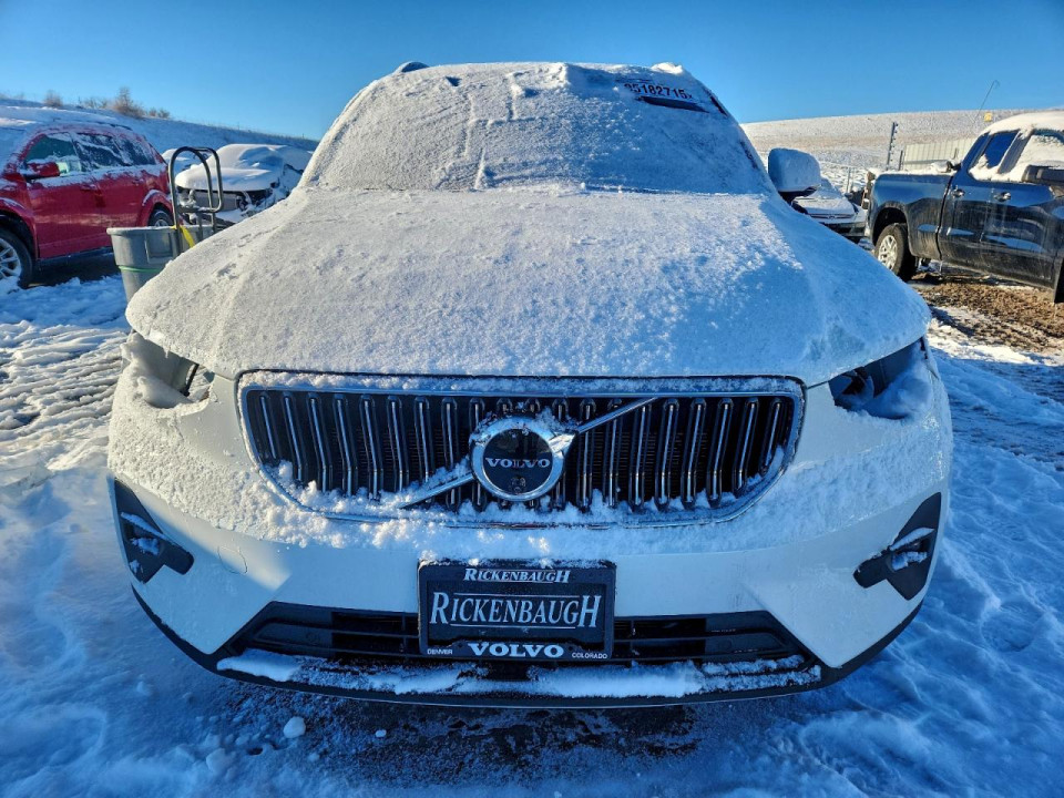 Volvo XC40 PLUS 2025 — Copart