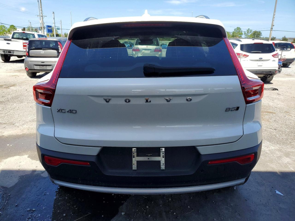 Volvo XC40 2025 — Copart