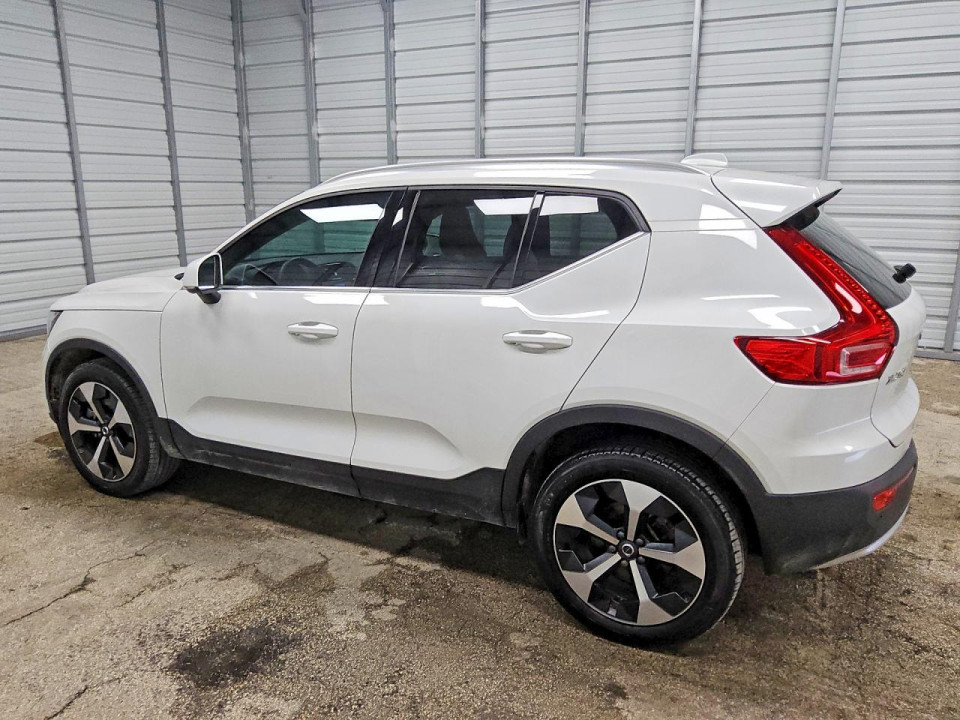 Volvo XC40 2025 — Copart