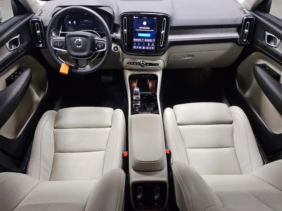 Volvo XC40 2025 — Copart