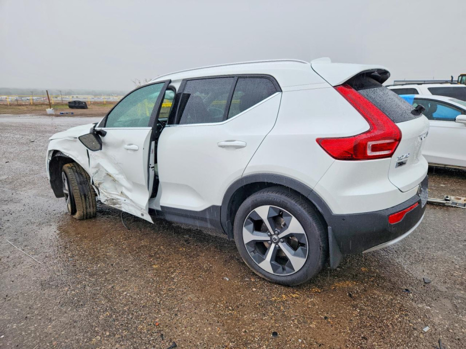 Volvo XC40 2025 — Copart
