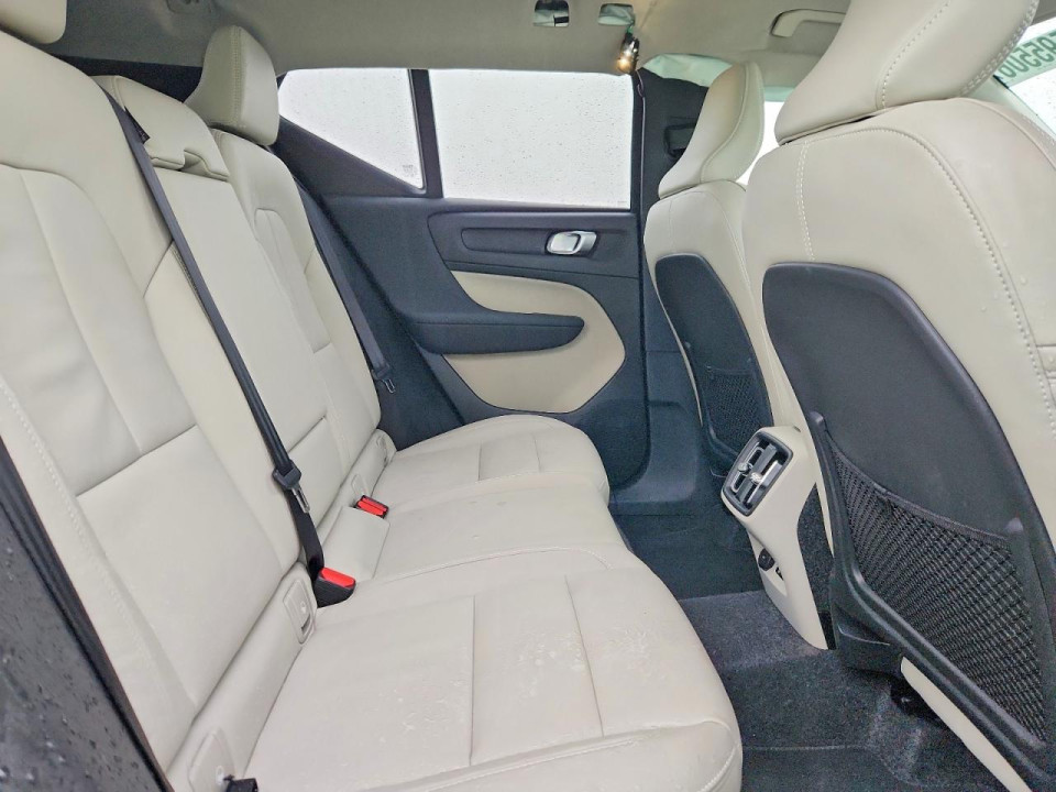 Volvo XC40 2025 — Copart