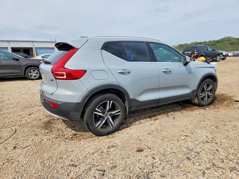 Volvo XC40 2025 — Copart