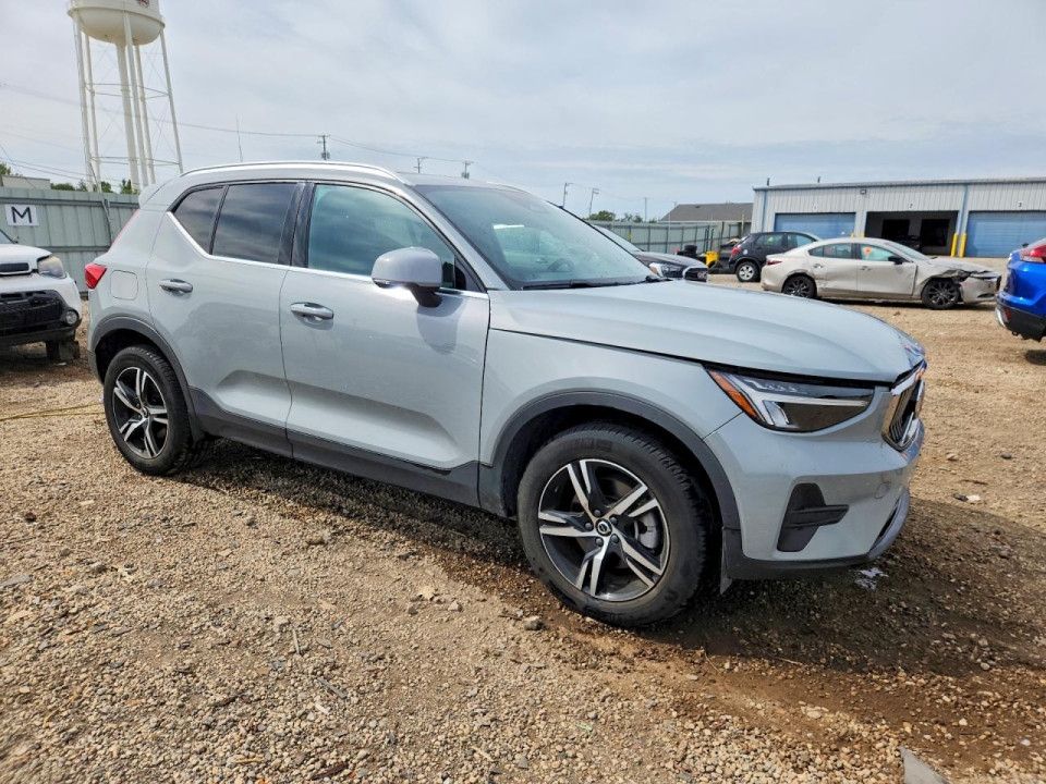 Volvo XC40 2025 — Copart