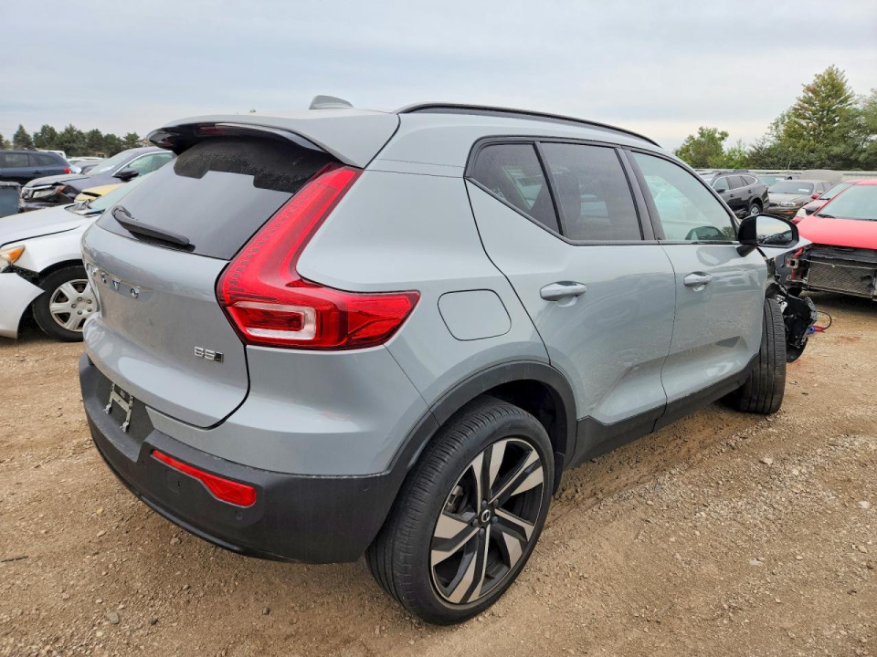 Volvo XC40 2024 — Copart