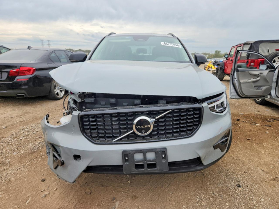 Volvo XC40 2024 — Copart