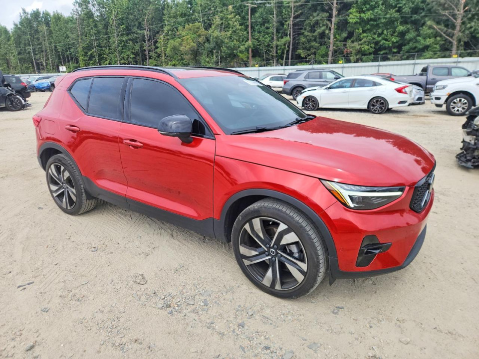 Volvo XC40 2025 — Copart
