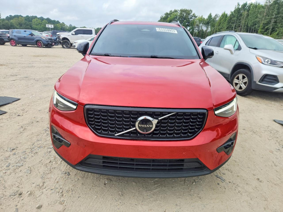 Volvo XC40 2025 — Copart