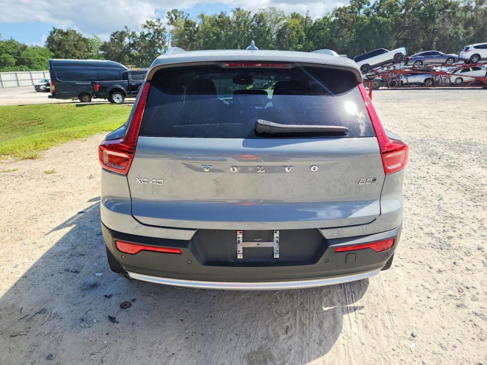 Volvo XC40 2025 — Copart