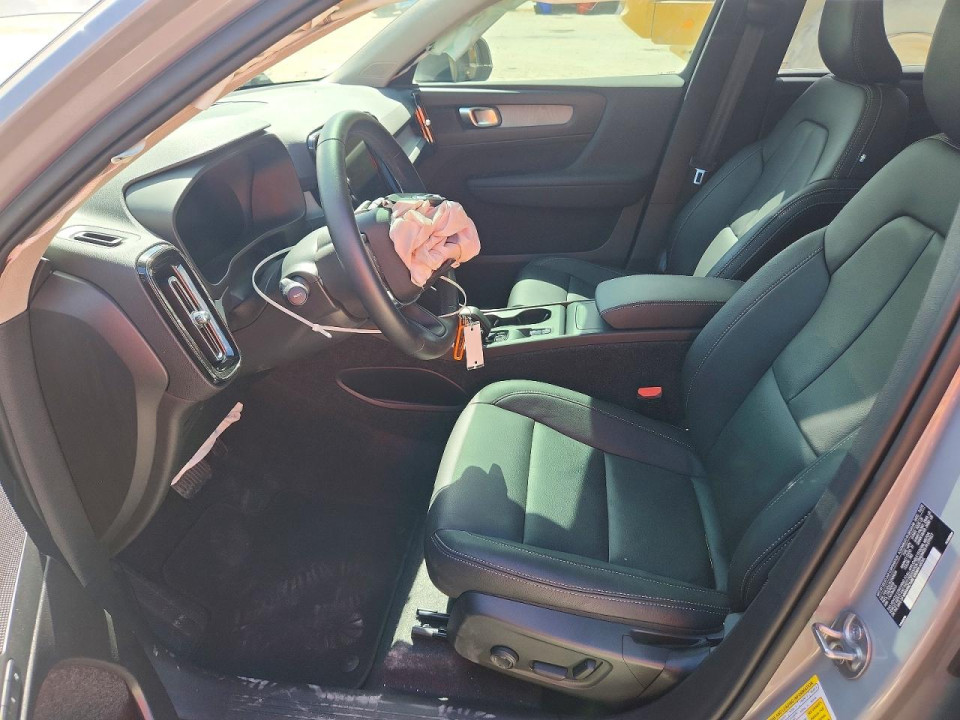 Volvo XC40 2025 — Copart