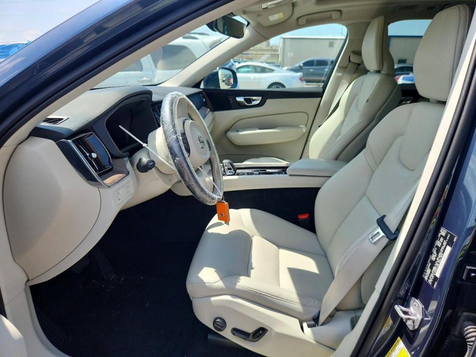 Volvo XC60 B5 MOMENTUM 2022 — Copart