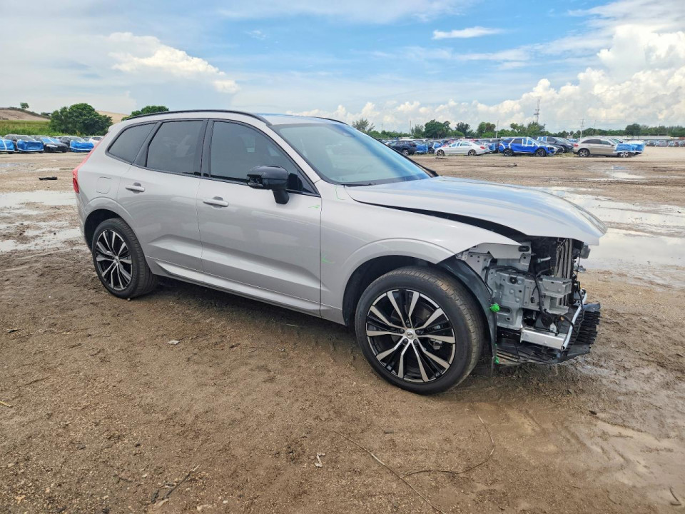 Volvo XC60 PLUS 2025 — Copart