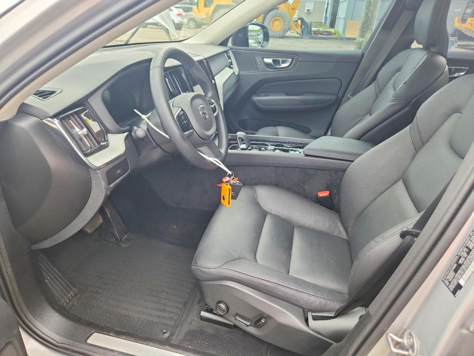 Volvo XC60 PLUS 2025 — Copart