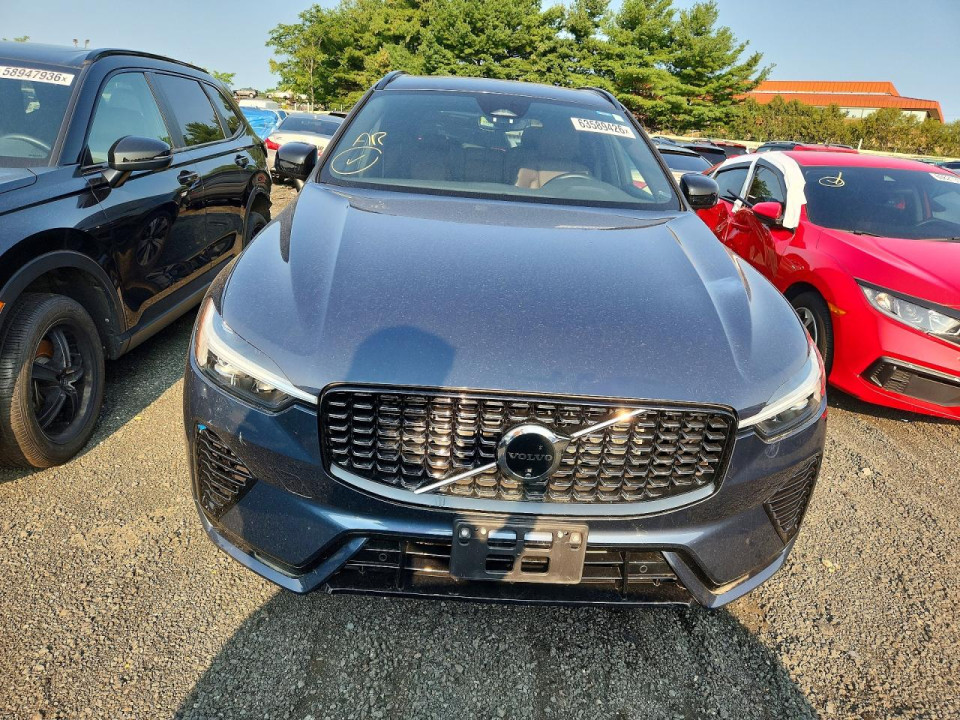 Volvo XC60 PLUS 2024 — Copart