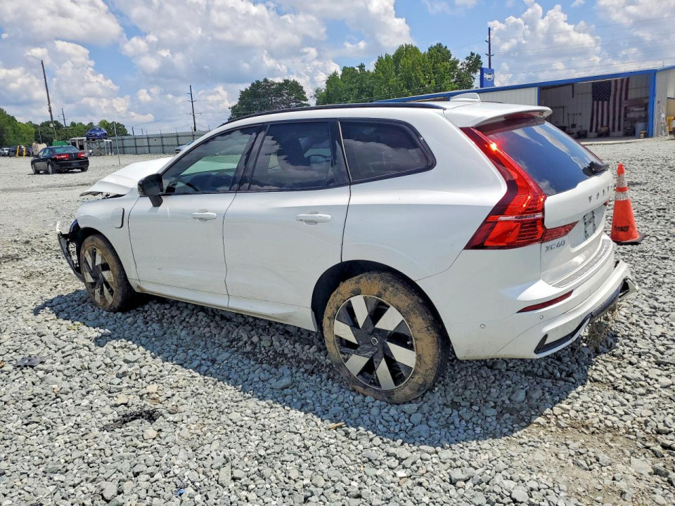 Volvo XC60 PLUS 2025 — Copart
