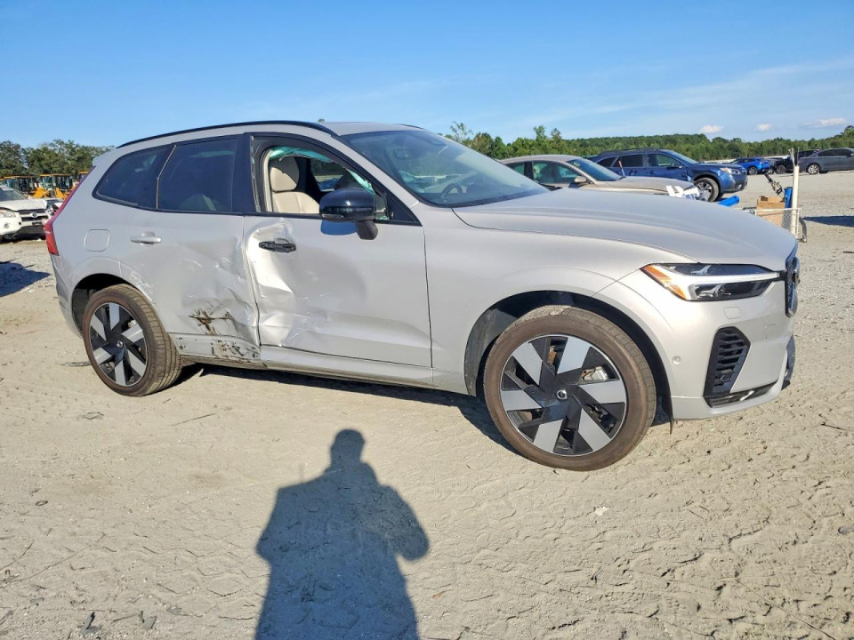 Volvo XC60 PLUS 2024 — Copart