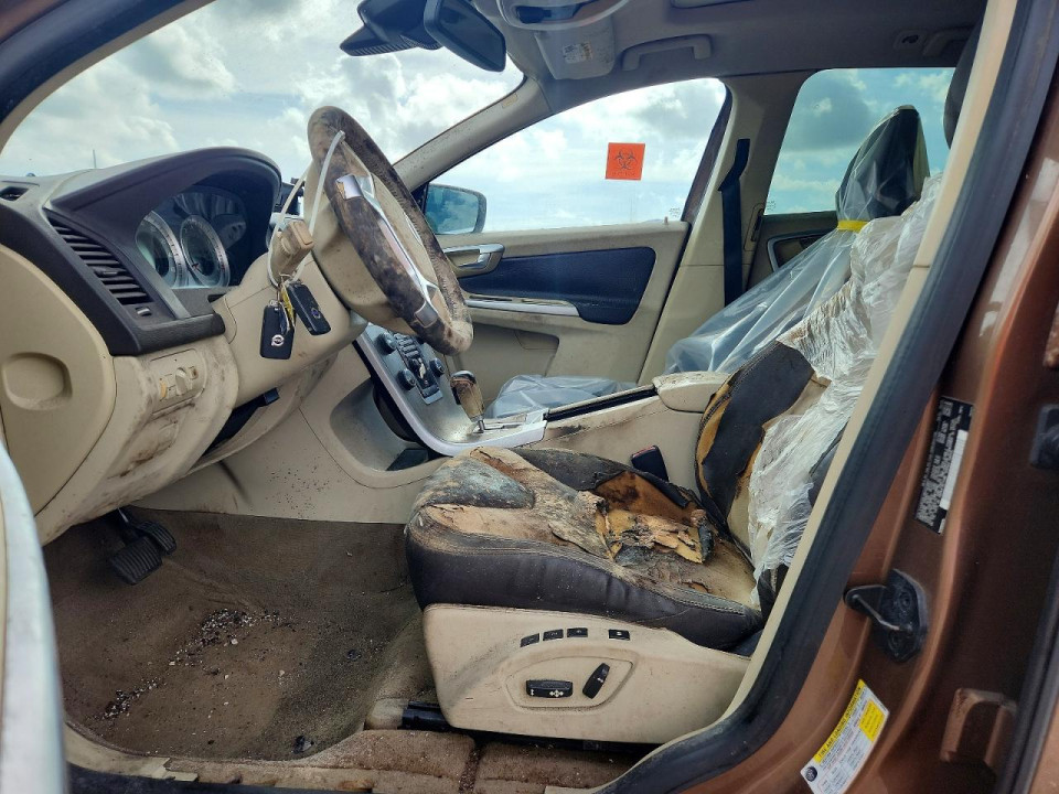 Volvo XC60 2011 — Copart