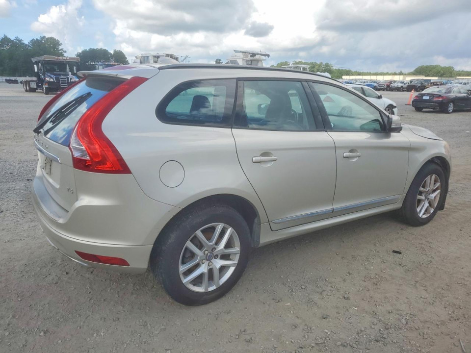 Volvo XC60 2017 — Copart