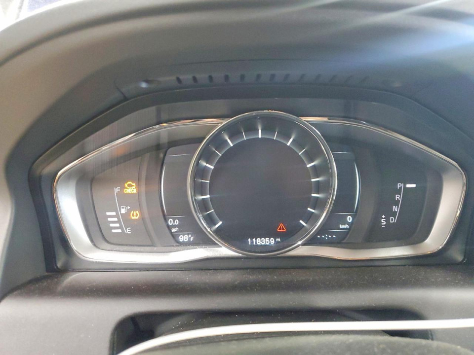 Volvo XC60 2017 — Copart