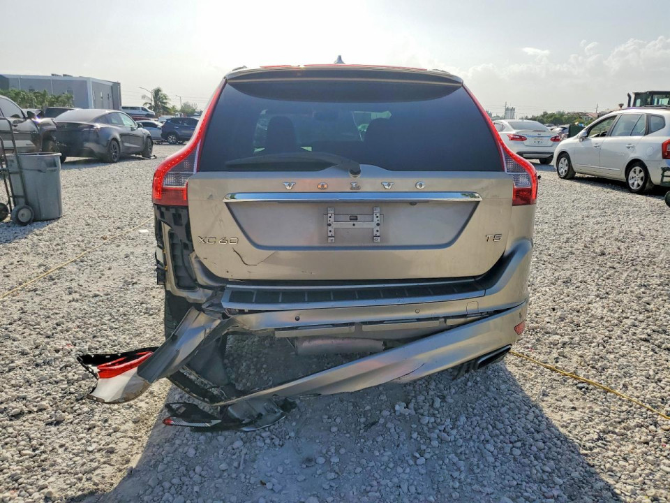 Volvo XC60 2016 — Copart
