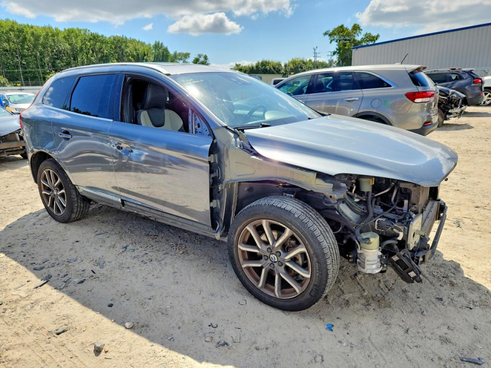 Volvo XC60 2016 — Copart