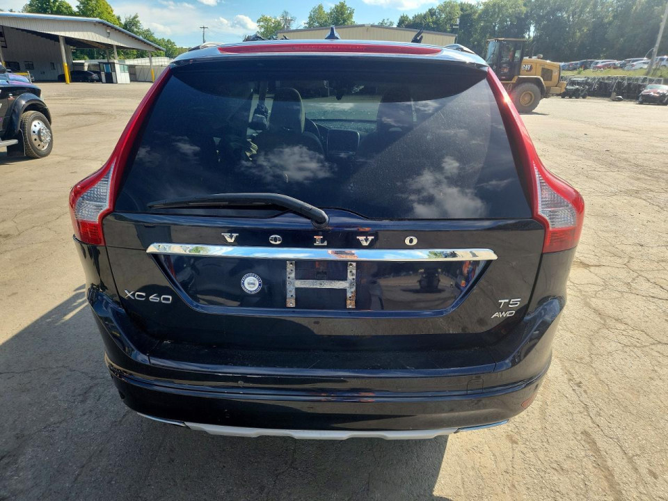 Volvo XC60 2017 — Copart