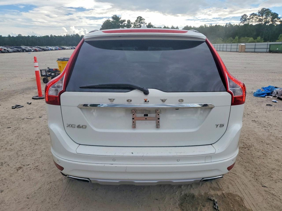 Volvo XC60 2017 — Copart