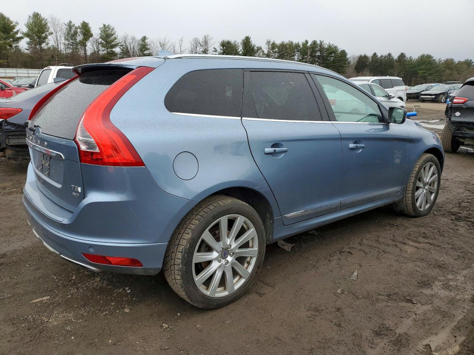 Volvo XC60 2017 — Copart