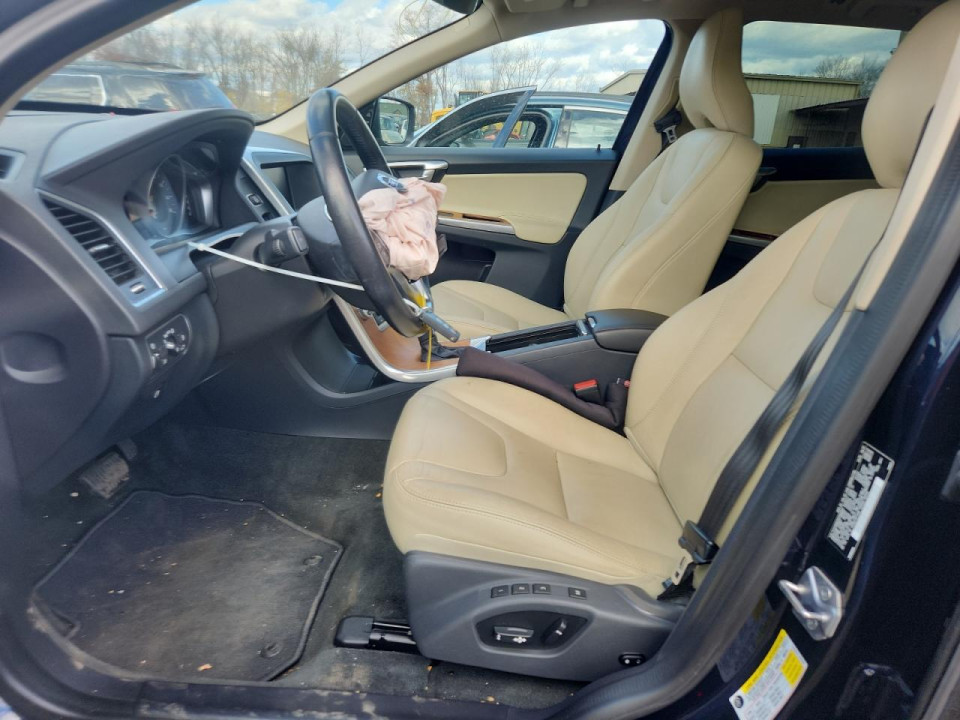 Volvo XC60 2017 — Copart