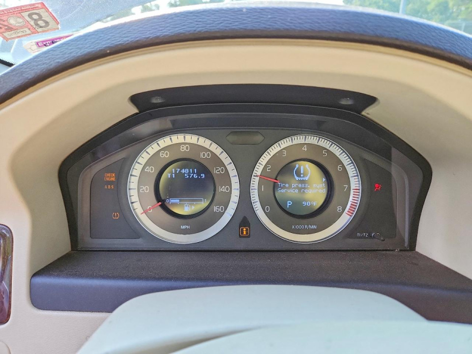 Volvo XC70 2010 — Copart