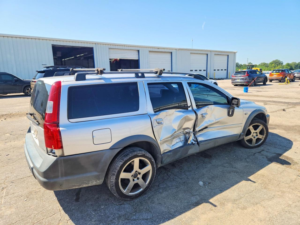 Volvo XC70 2004 — Copart