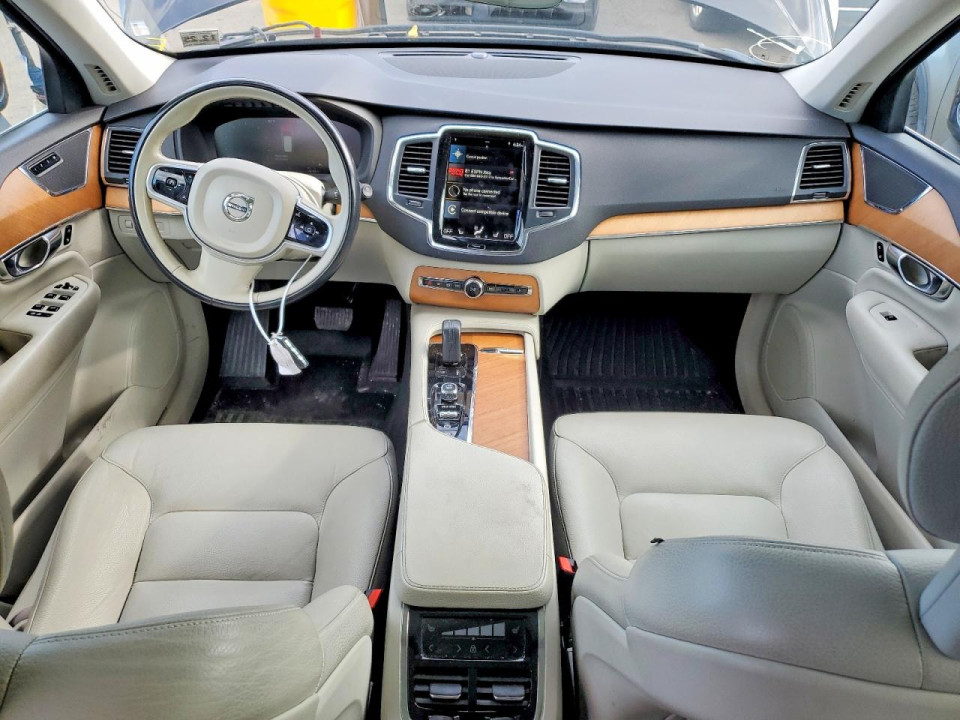 Volvo XC90 T8 RECHARGE MOMENTUM 2021 — Copart