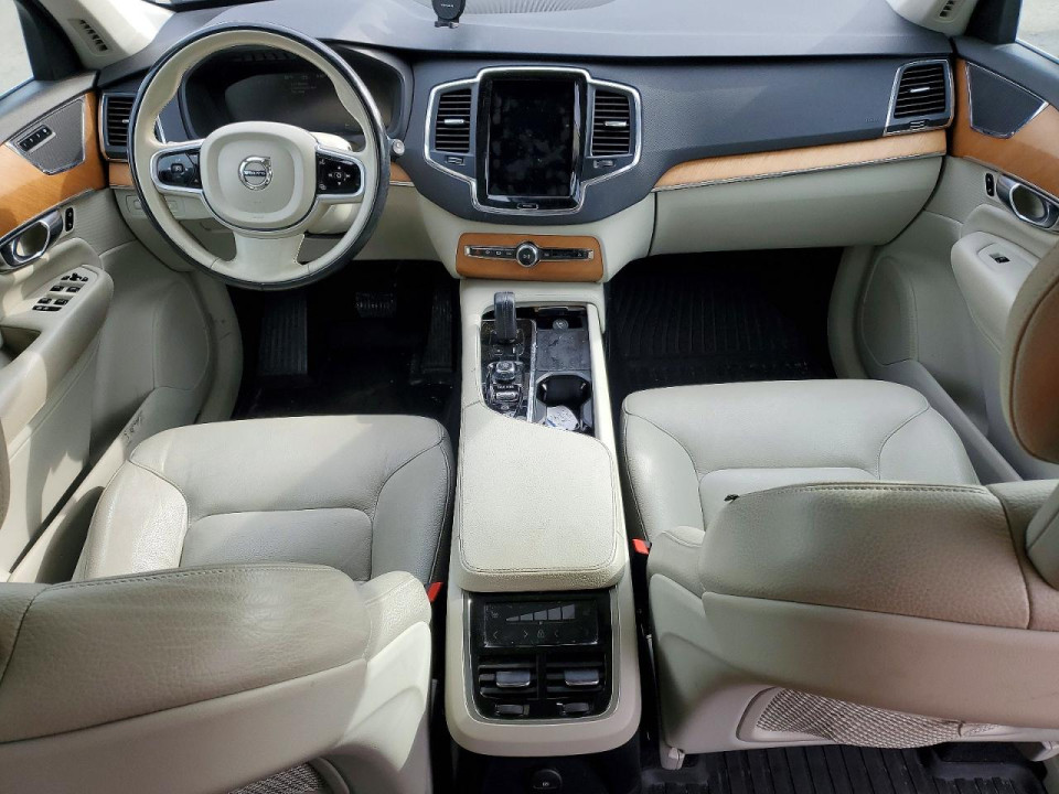 Volvo XC90 T8 RECHARGE MOMENTUM 2021 — Copart