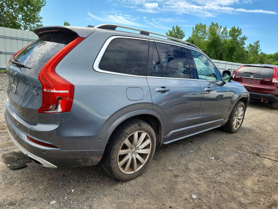 Volvo XC90 2018 — Copart