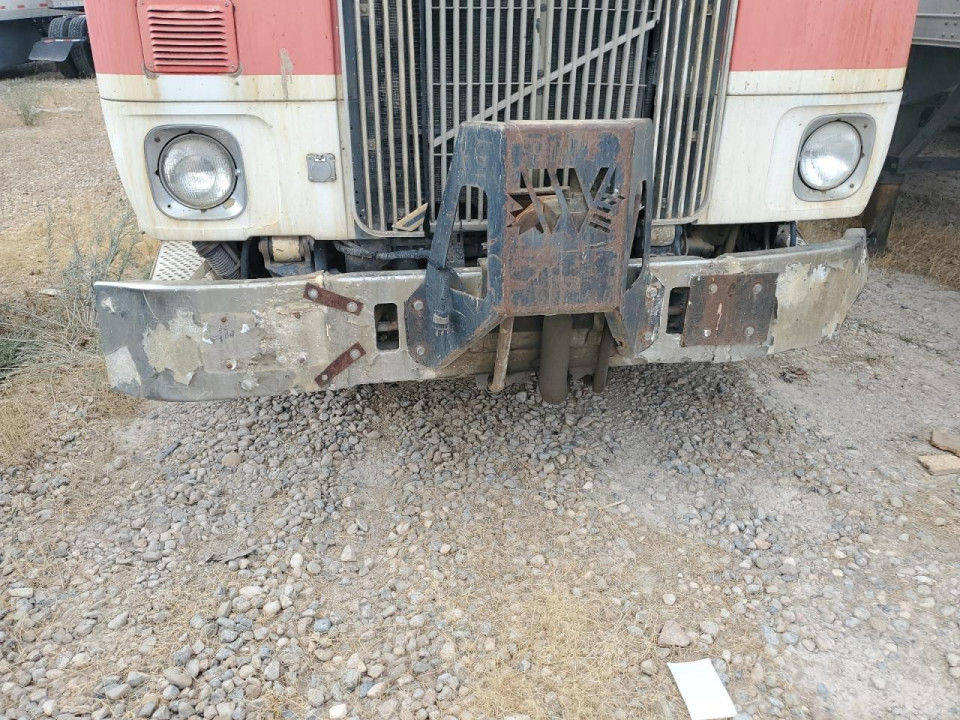 Volvo XPEDITORWX 2002 — Copart